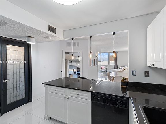 4th image of 2301 Collins Ave APT 931