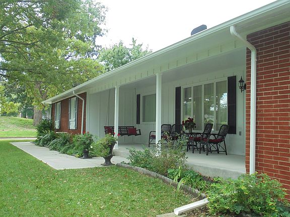 3rd image of 1400 Forest Dr