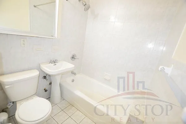 Rented by City Stop Realty | media 18