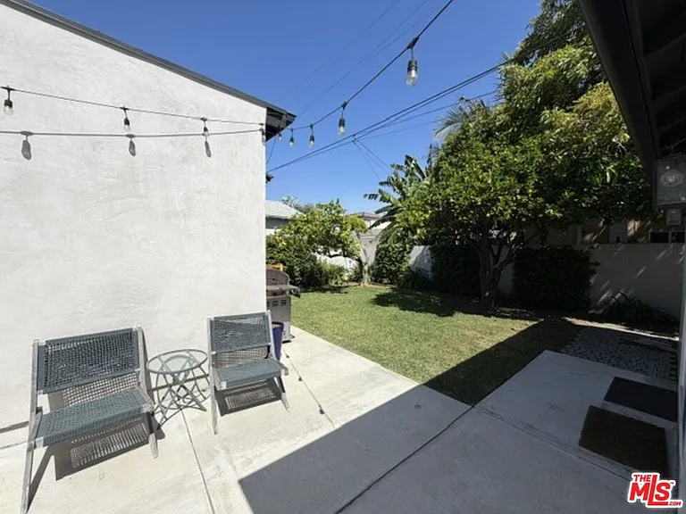 1768 S Fairfax Ave — Photo 26