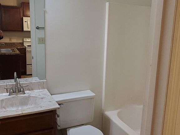 4th image of 222 Easy St