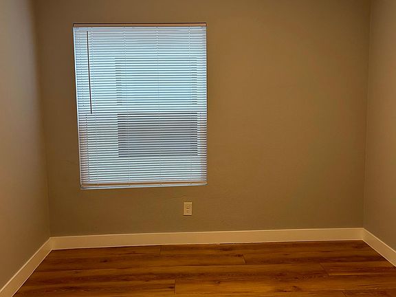 4th image of 845 E 6th St APT 9