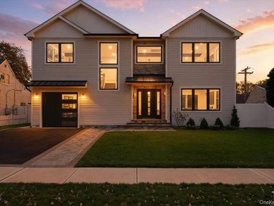 39 Cobalt Lane, Westbury, NY, 11590