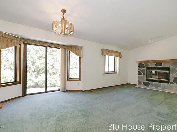 4th image of 2241 Bradford Ct NE