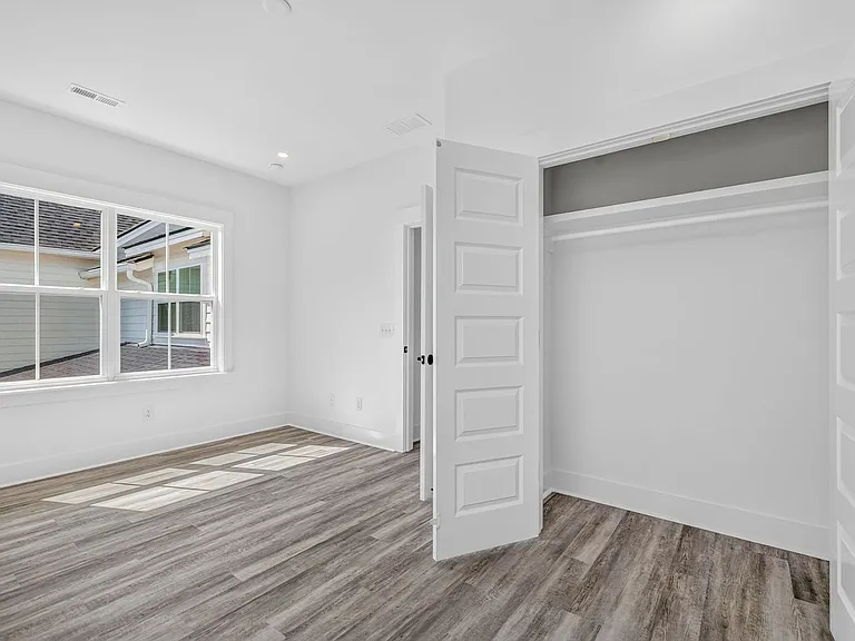 405 Oak Hammock Ct — Photo 33