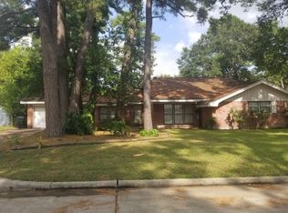 10214 Shadow Wood Dr, Houston, TX 77043