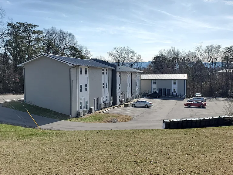 822 Carolina Dr — Photo 10