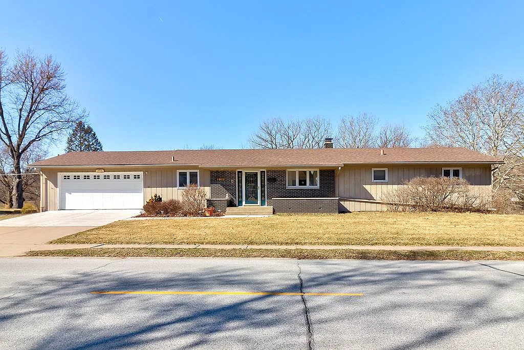 2316 Olympia Dr photo 1