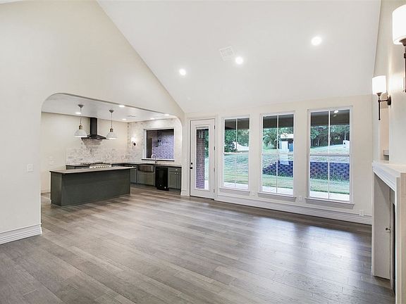 3rd image of 3604 S Fountain View Dr