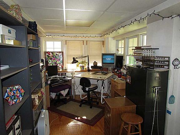 5th image of 2307 Maple Dr