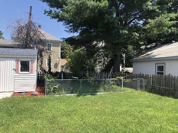 4th image of 68 Heaton Ave