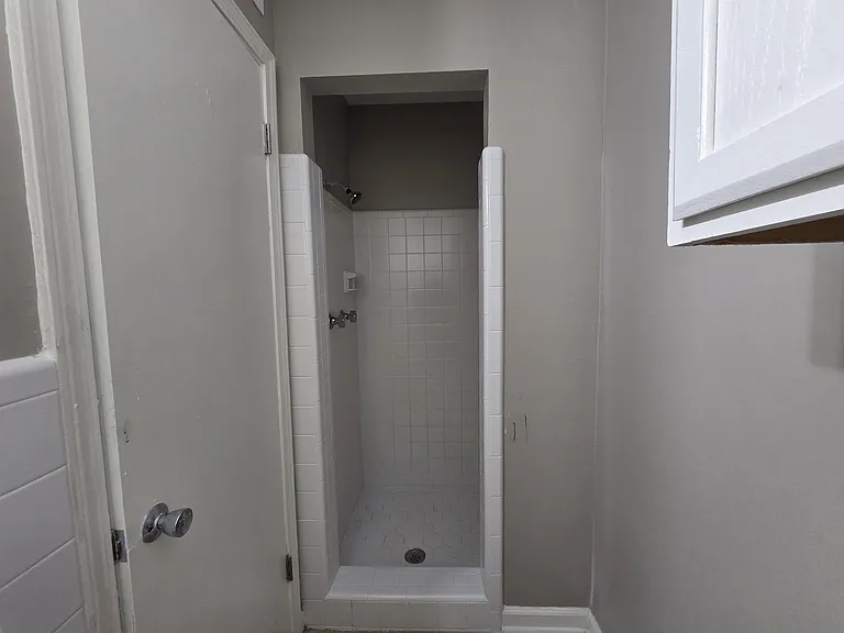 4723 Wooddale Ave — Photo 6