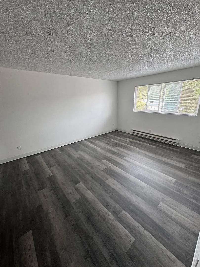 718 State Ave N - Duchess 17 — Photo 1