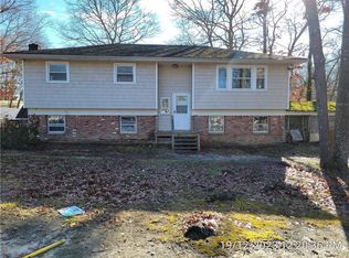 8 Beatrice Dr, Shirley, NY 11967