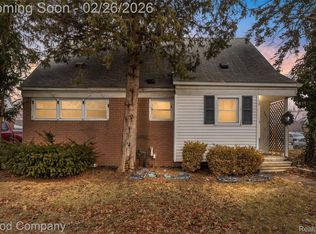 20315 Lancaster St, Harper Woods, MI 48225