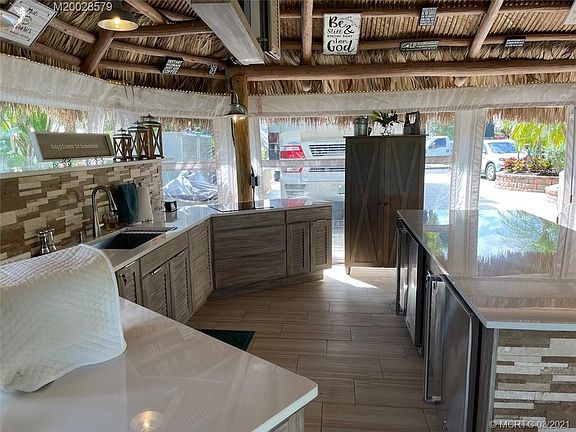 5th image of 443 NW Sandtrap Ln