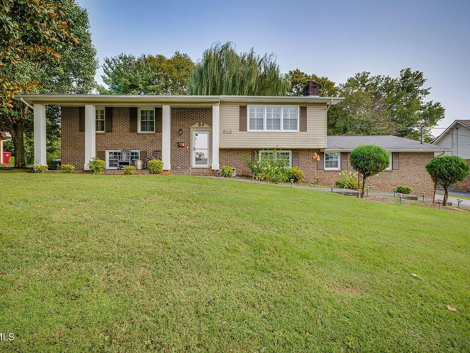 1st image of 813 Hills Dr