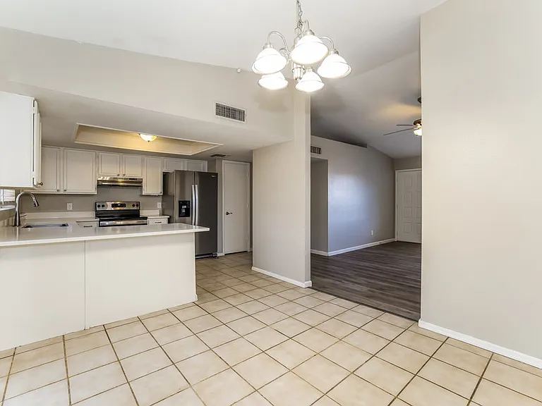 1417 E Irwin Ave — Photo 5