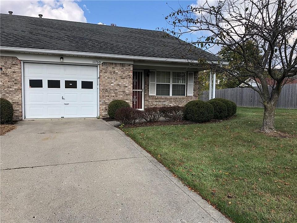 1st image of 11760 Village Oak Dr