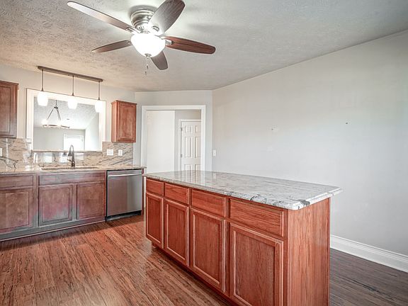 5th image of 15460 Blair Ln