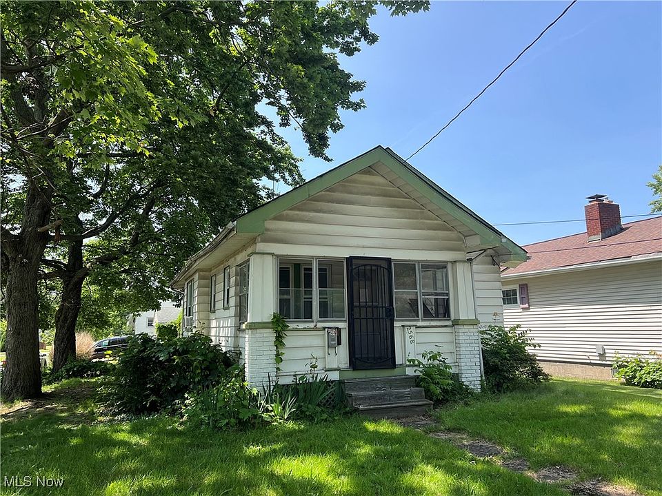 2nd image of 2568 Edwin Ave