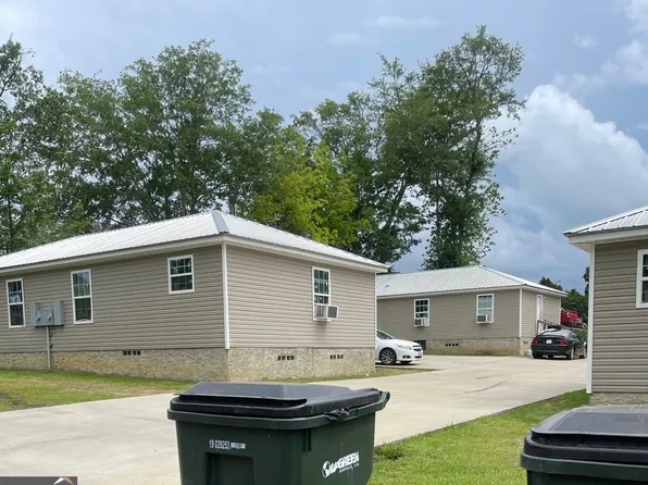 305 E James St #305AB-319AB, Claxton, GA 30417