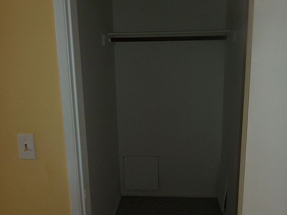 4th image of 5301 Yarmouth Ave Unit 8