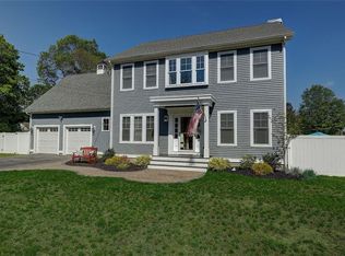 1 Elizabeth Rd, Barrington, RI 02806