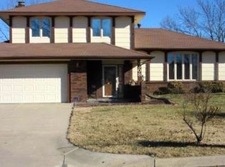 2308 S White Cliff Ln, Wichita, KS 67207