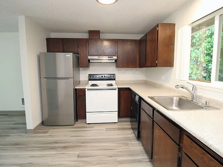 Raleigh Heights — Photo 16