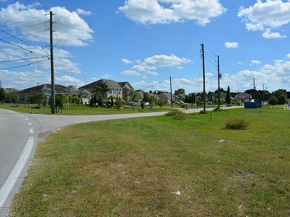 2nd image of 75 Lake McLeod Dr