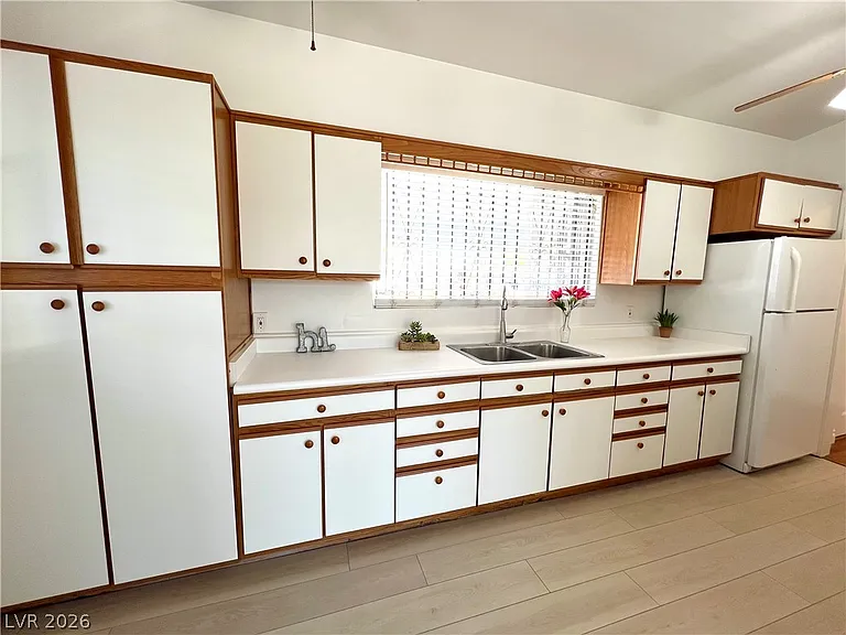 2300 Santa Clara Dr — Photo 7