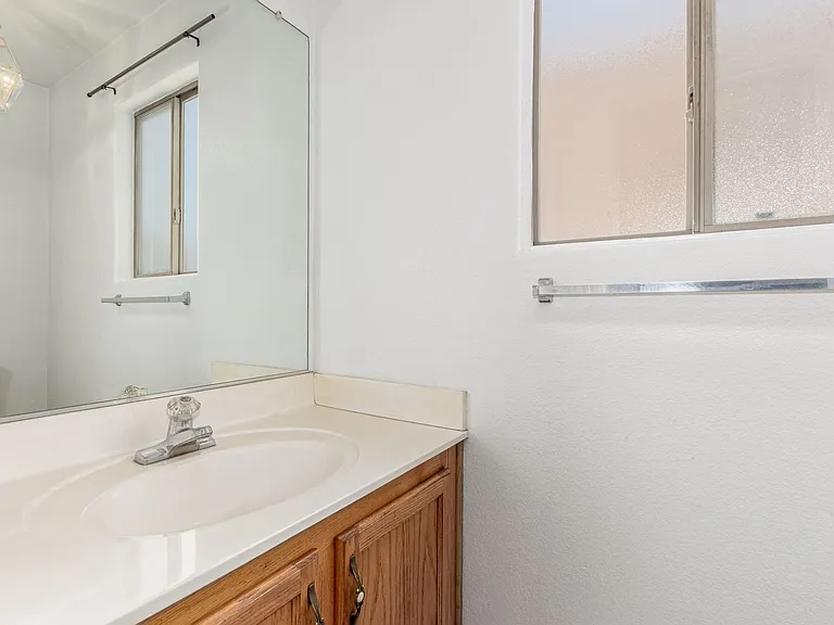 12823 W Ash St — Photo 26