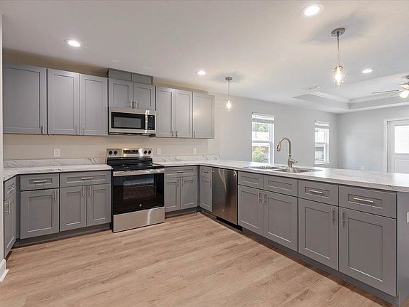 5th image of 2205 Holton St