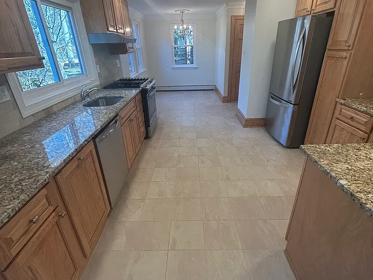 712 Arlington Rd — Photo 10