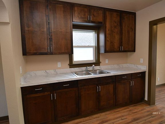5th image of 537 Alderson Ave