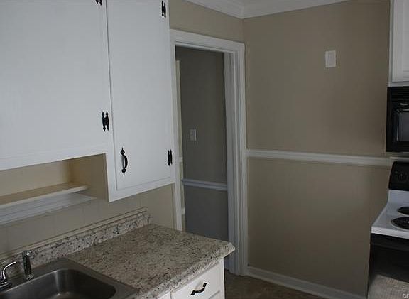 5th image of 3116 Kenyon Ave