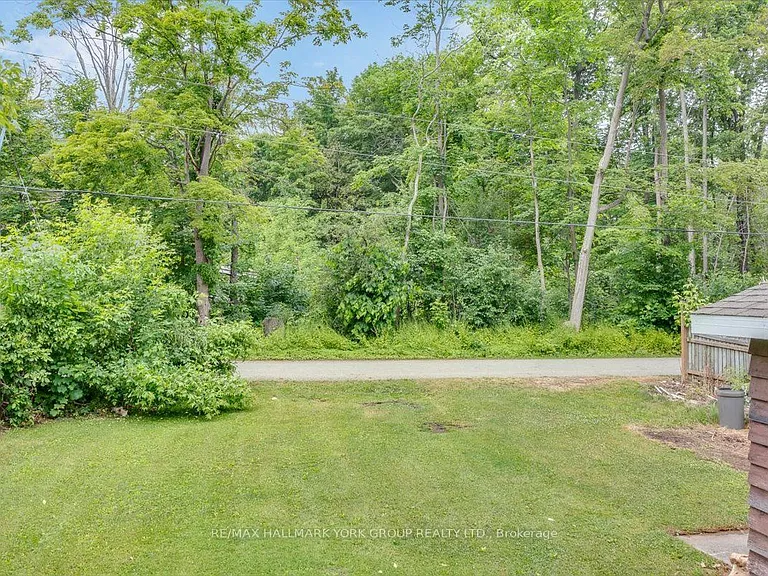 21 Lakeshore Rd — Photo 26