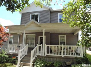 104 S Pine St, Washington, IL 61571