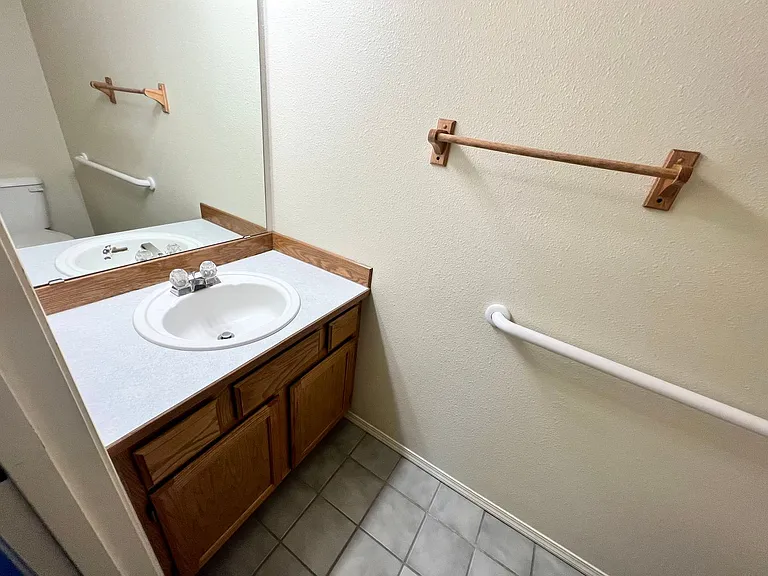 209 E 18th Ave #B28 — Photo 7