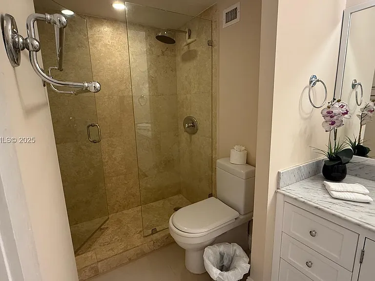 100 Lincoln Rd #1108 — Photo 11