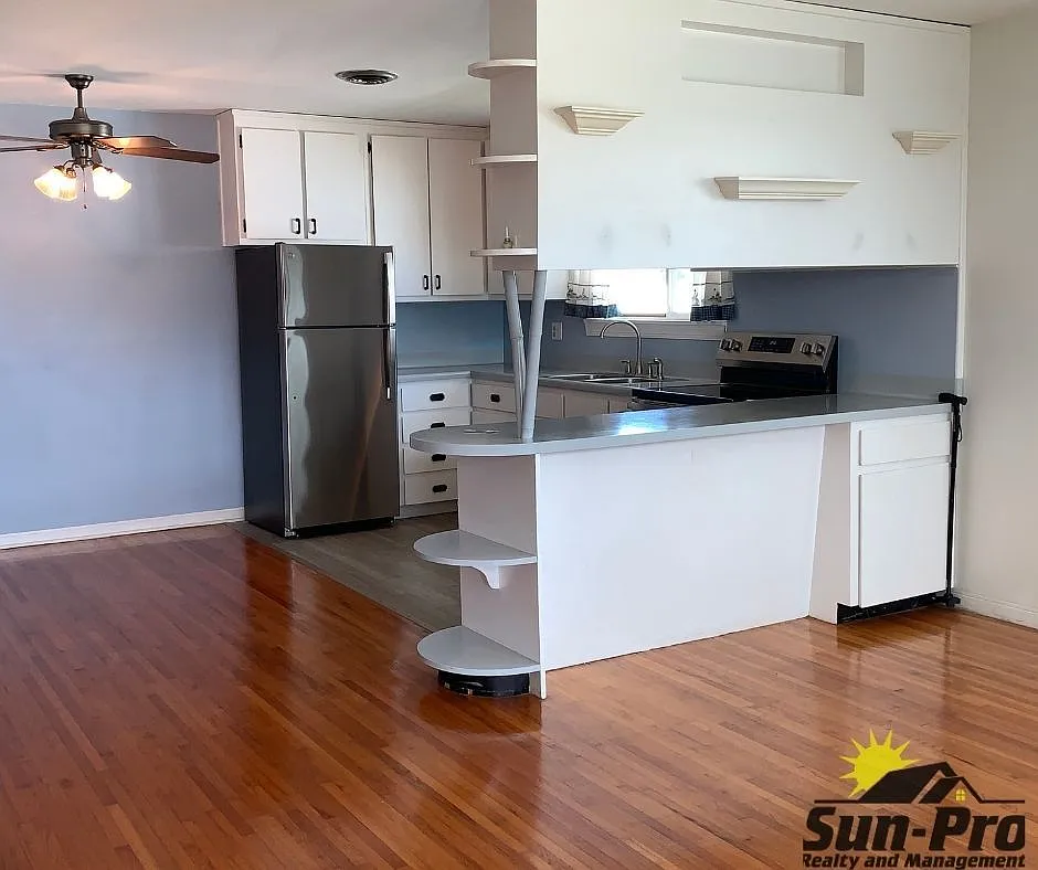 2 bed, 1.0 bath, 996 sqft, $1,975 — Photo 3