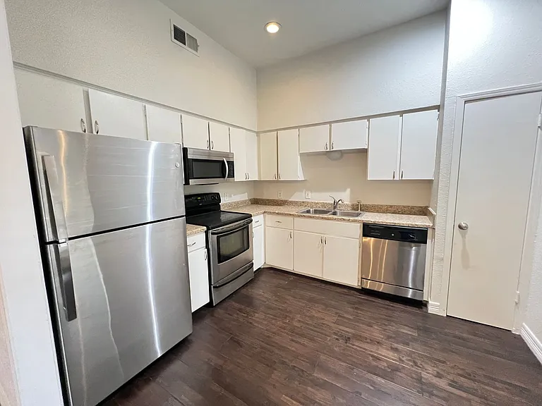 10432 High Hollows Dr #L — Photo 19
