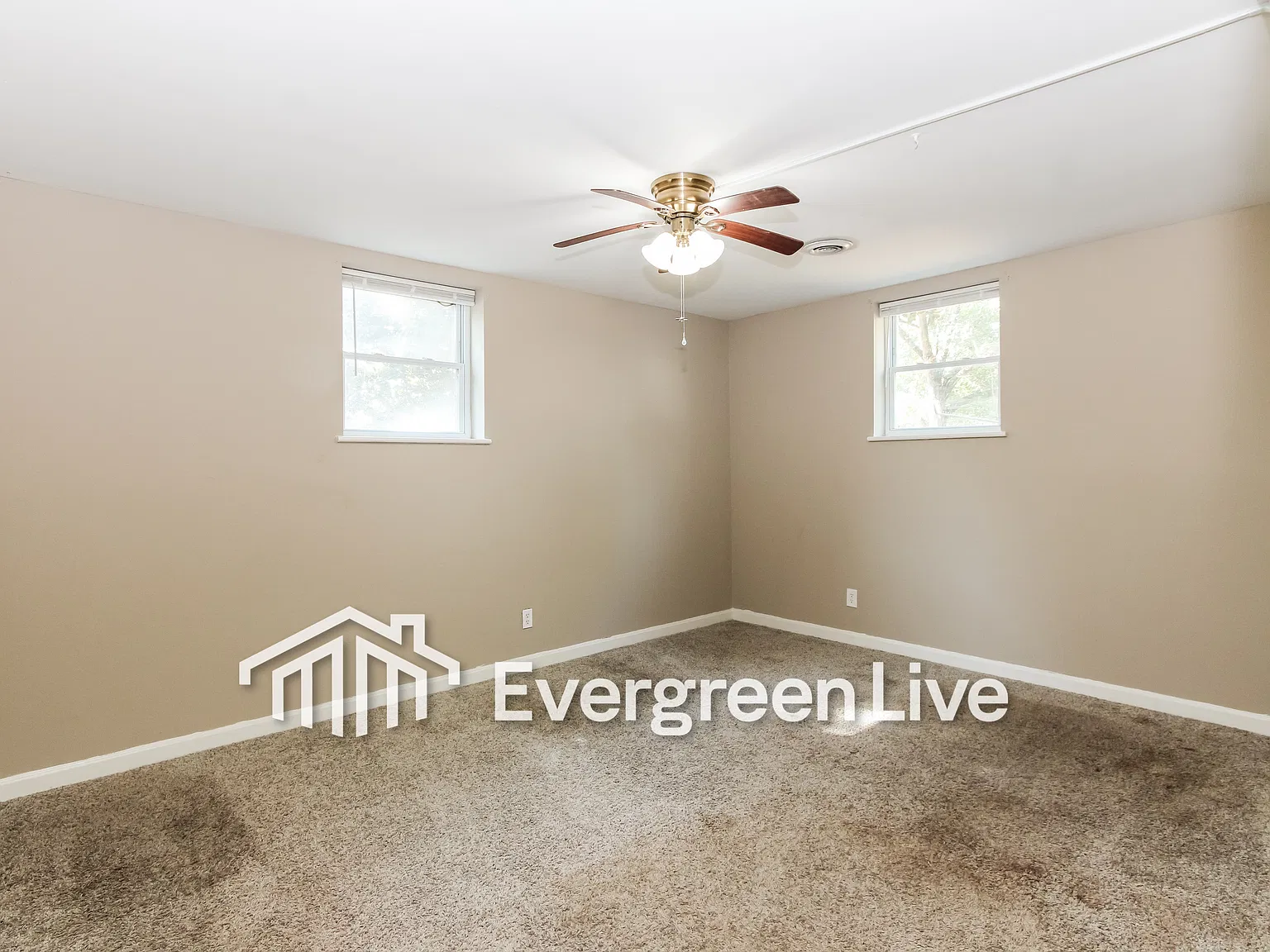 5 bed, 2.0 bath, 1880 sqft, $1,645 — Photo 4