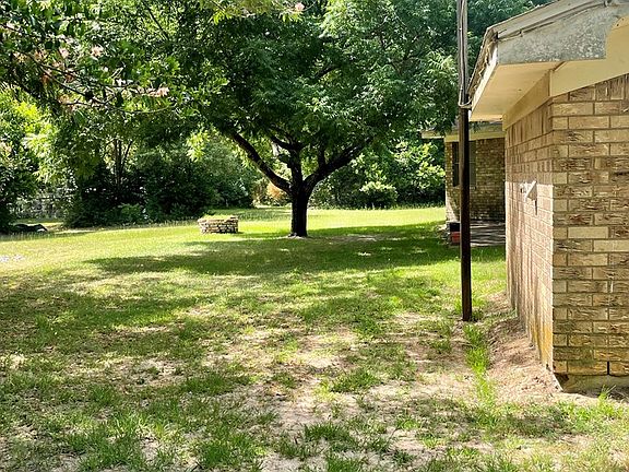 5th image of 108 Nixon St