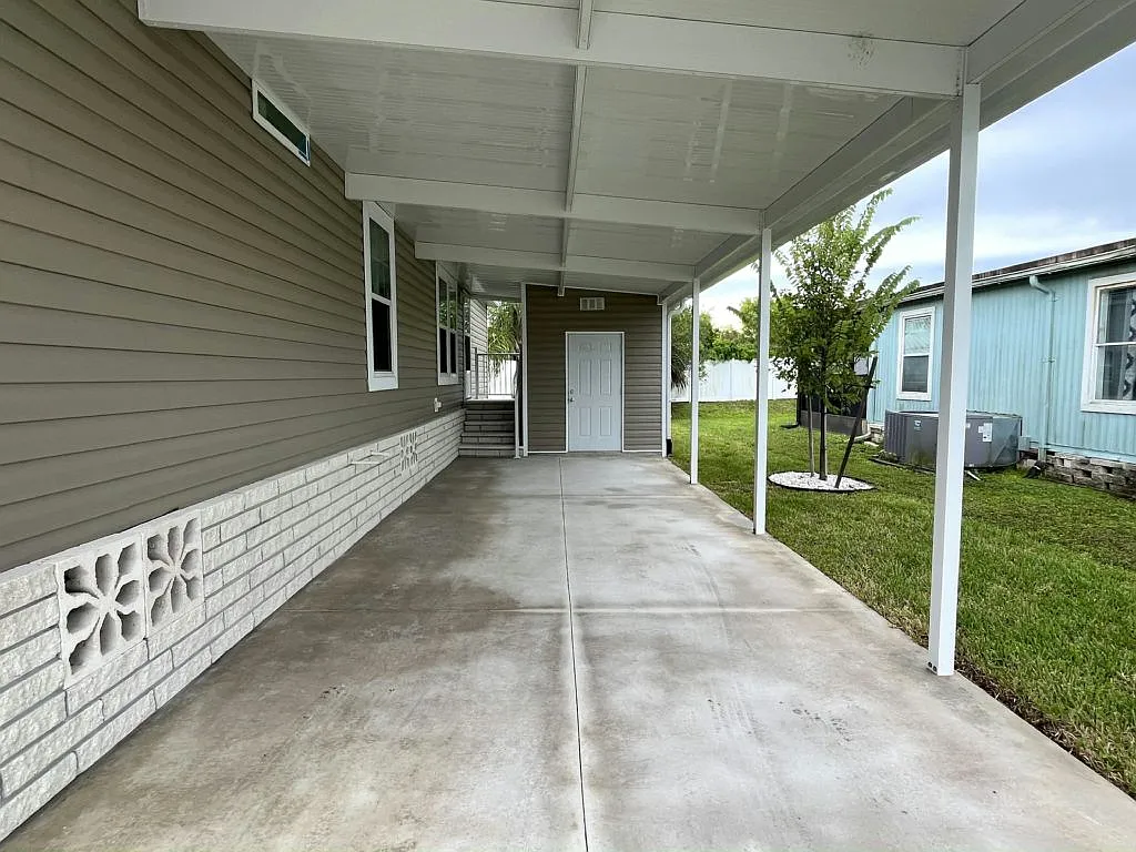 3 bed, 2.0 bath, 1355 sqft, $1,150 — Photo 3