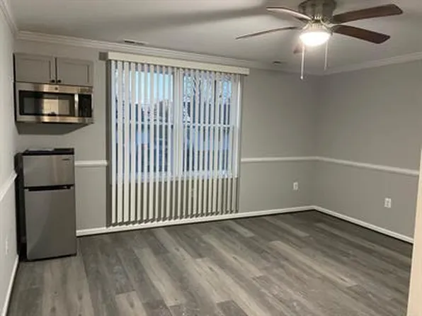 15 Village Rd, Pikesville, MD