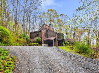 214 W Hill Rd, New Hartford, CT 06057