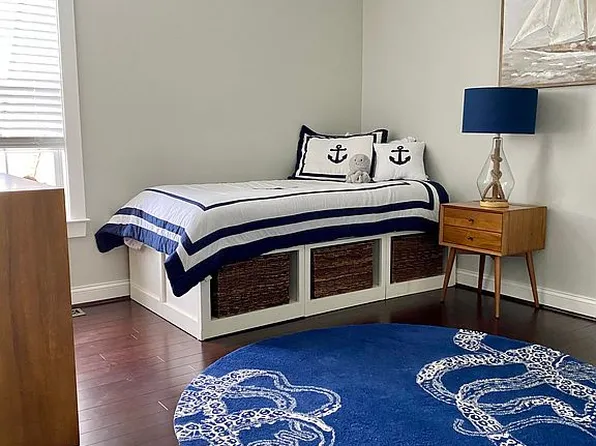 694 N 3rd St, Hammonton, NJ 08037