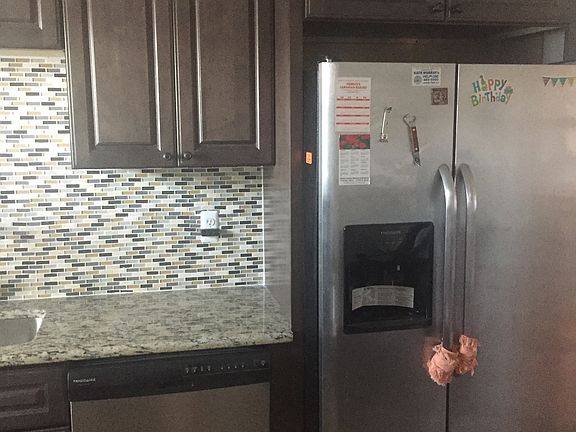 5th image of 793 Wallace Ave